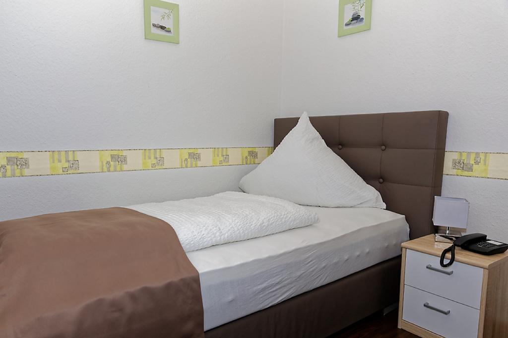Hotel Huettl - Garni Worms Bilik gambar