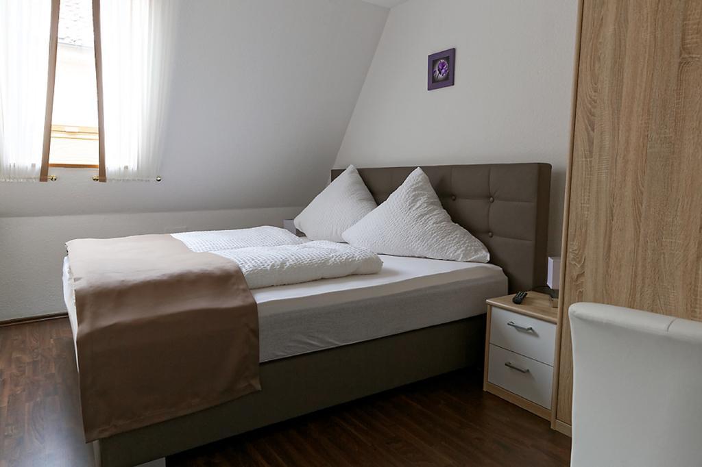 Hotel Huettl - Garni Worms Bilik gambar