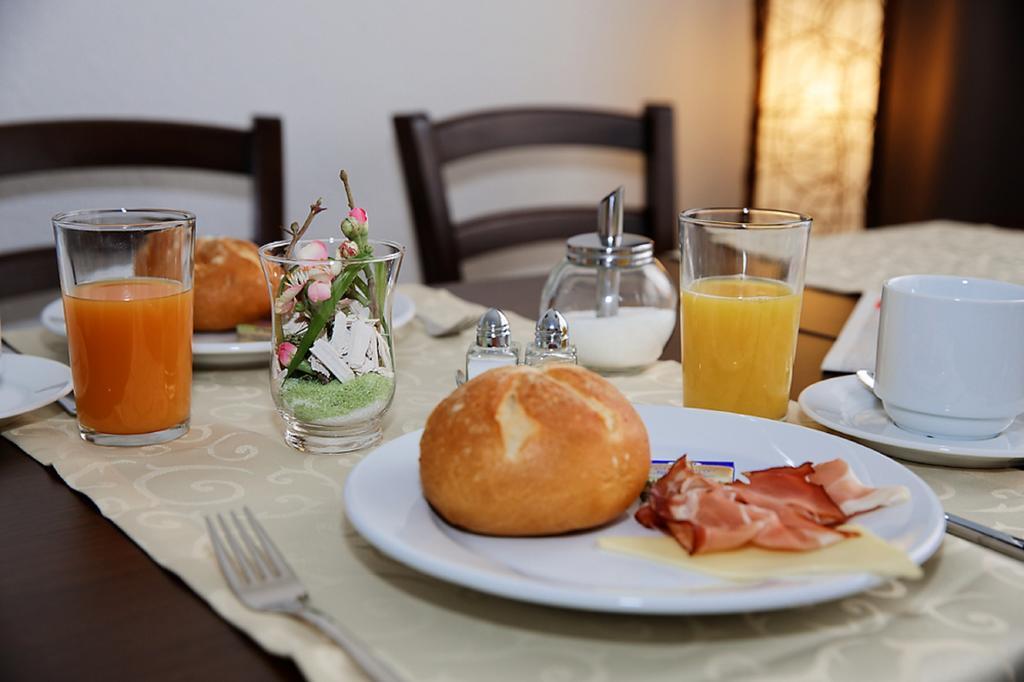 Hotel Huettl - Garni Worms Luaran gambar